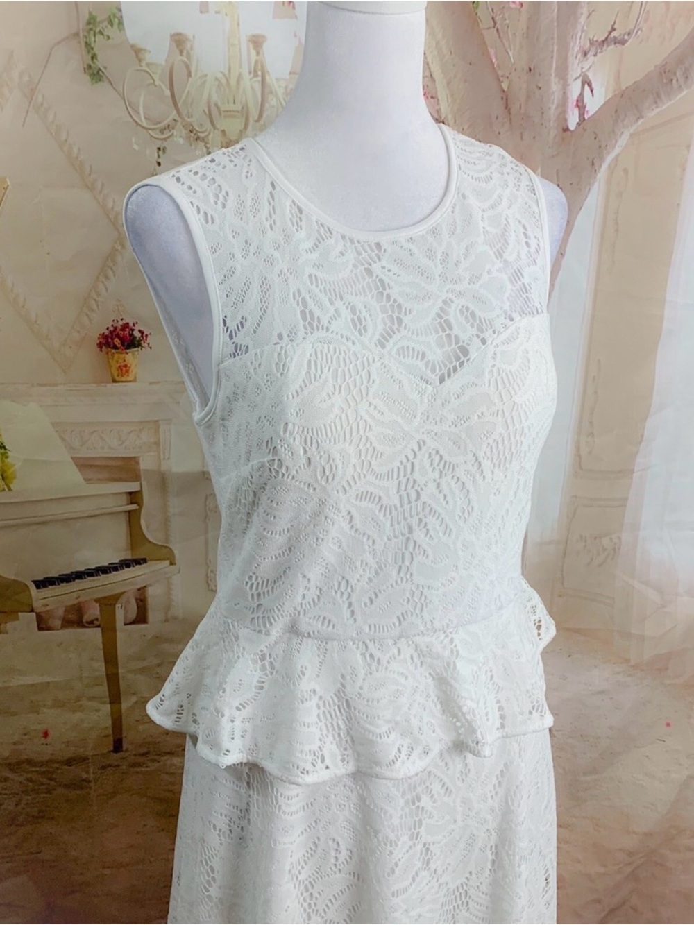 Lilly Pulitzer White Lace Strapless-Look Peplum Dress